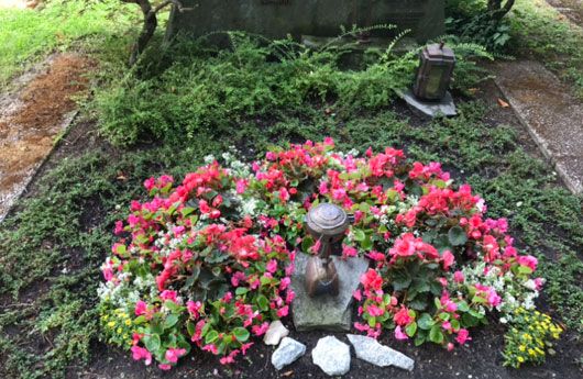 Gärtnerei Vietzen in Ulm | Grabgestaltung Sommer 3