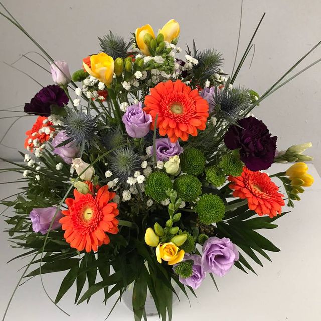 Gärtnerei Vietzen in Ulm - Dekorativer bunter Blumenstrauß 