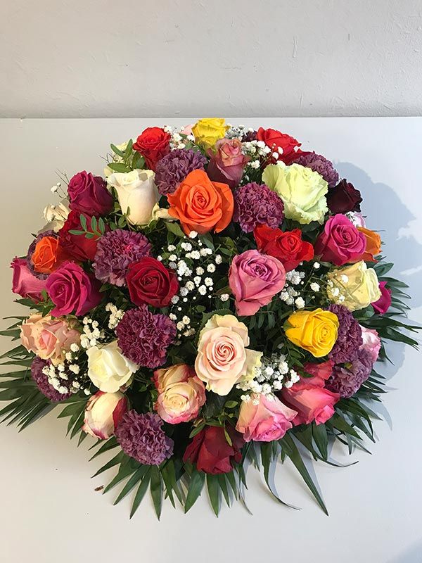 Gärtnerei Vietzen Ulm Trauerfloristik Buketts bunte Rosenmischung