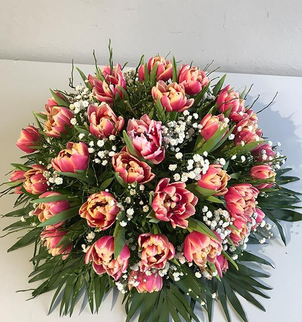 Gärtnerei Vietzen Ulm Trauerfloristik Buketts Tulpenstrauß