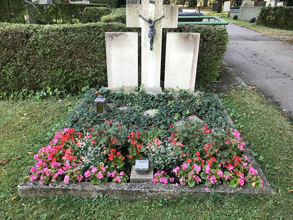 Gärtnerei Vietzen in Ulm | Grabgestaltung Sommer 4