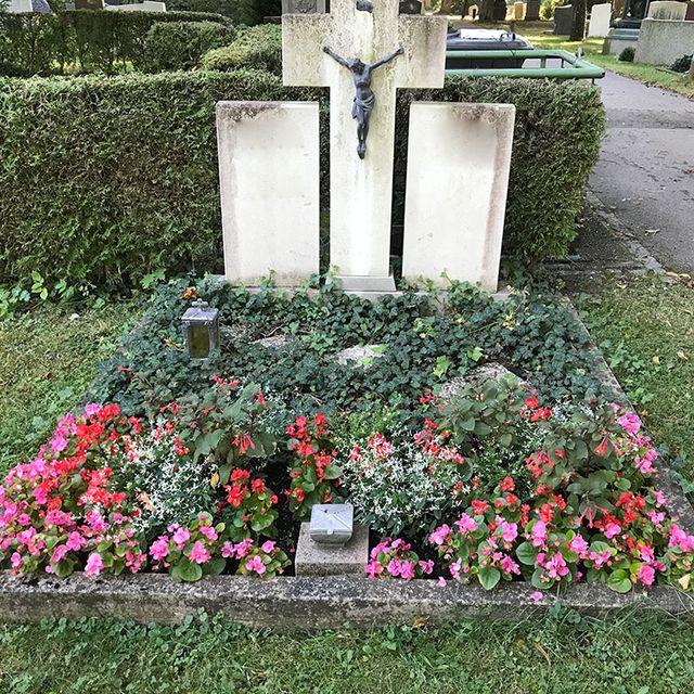 Gärtnerei Vietzen in Ulm | Grabgestaltung Sommer 4